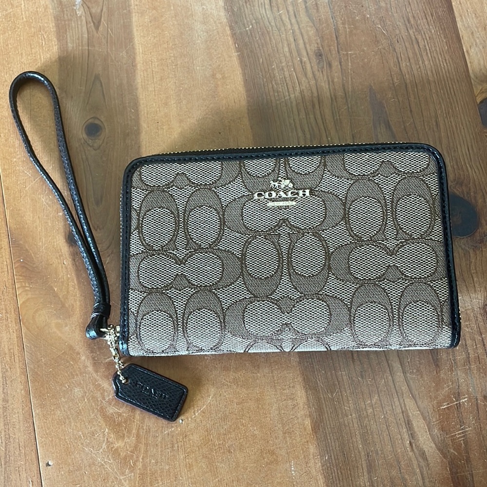 Phone wristlet wallet